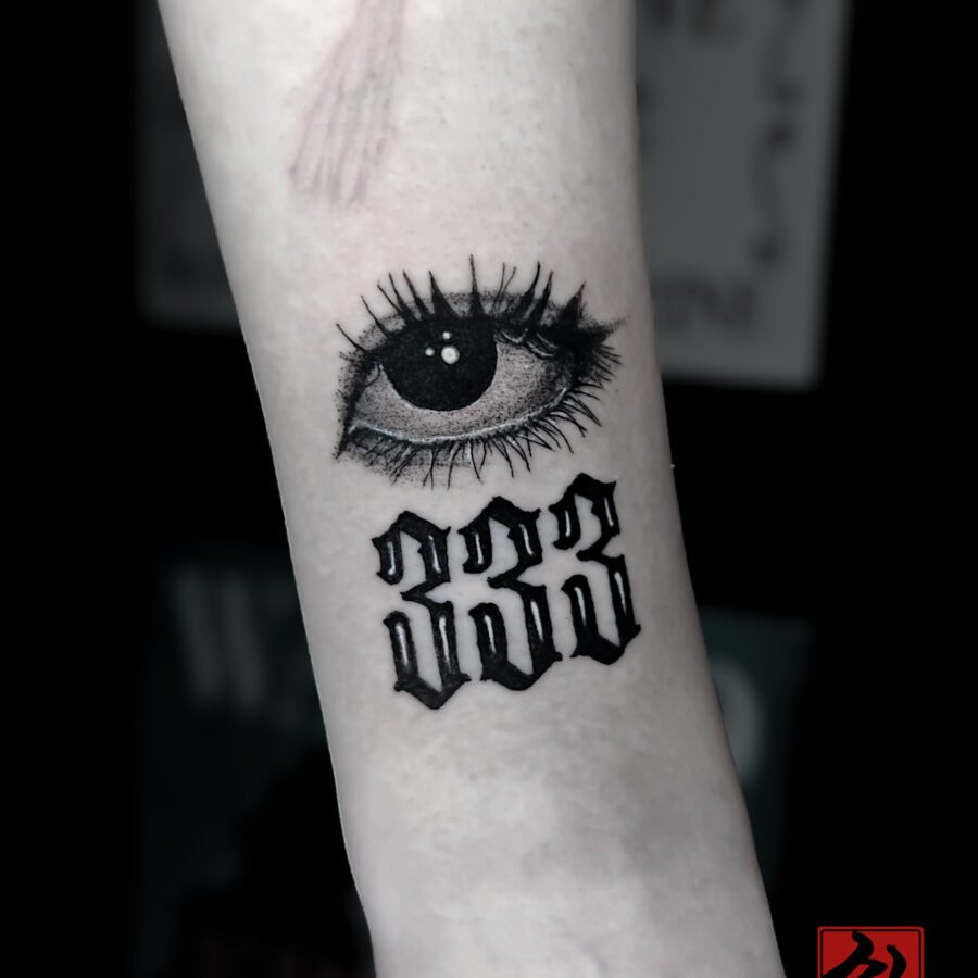 Dark eye — tatouage par Kuto, tatoueur Paris / Levallois (Divers (Dark, Animal, skull etc))
